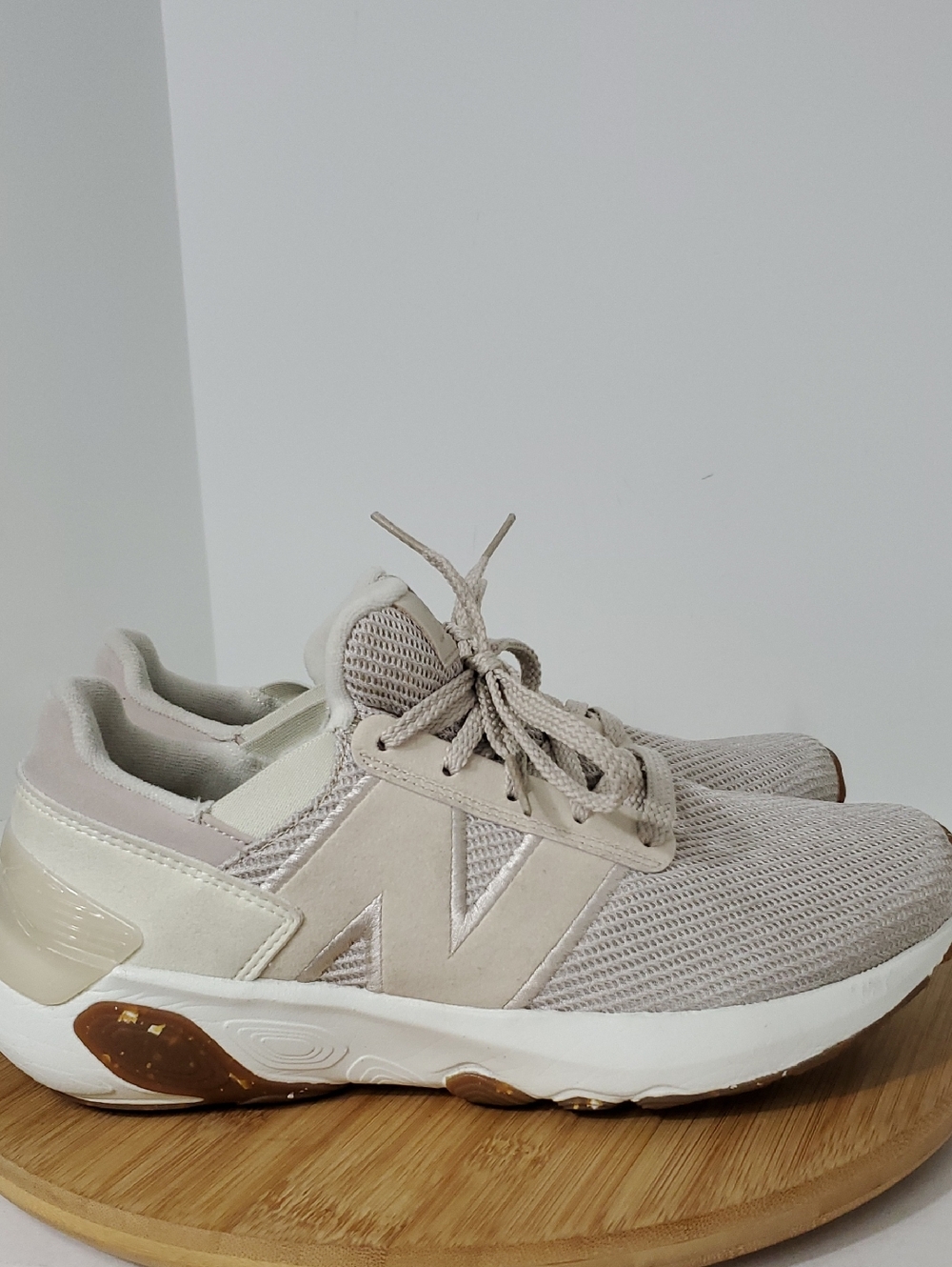 New Balance Fresh Foam x 1440 Women's Beige Mesh Lace-Up Sneakers Size 10.5